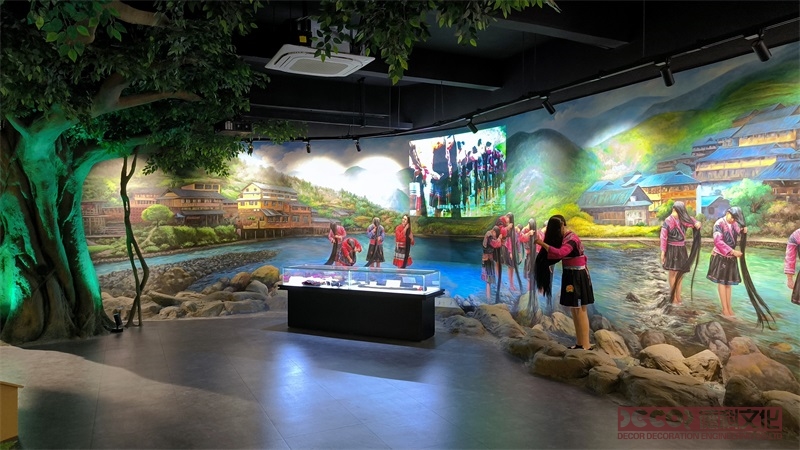 商業(yè)展館裝修中，如何考慮可持續(xù)發(fā)展和環(huán)保設(shè)計？